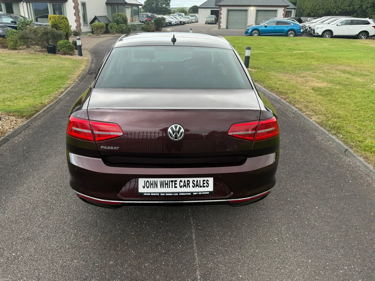 Volkswagen Passat Highline Auto - Image 4