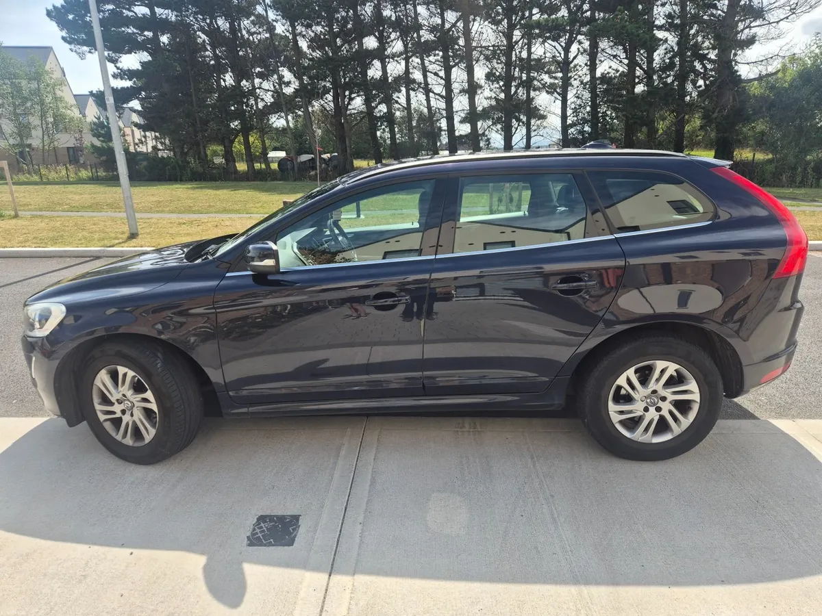 Volvo XC60 2017 - Image 6