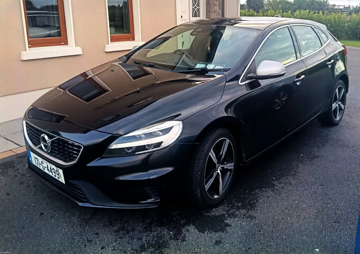 2017 Volvo V40 - Image 1
