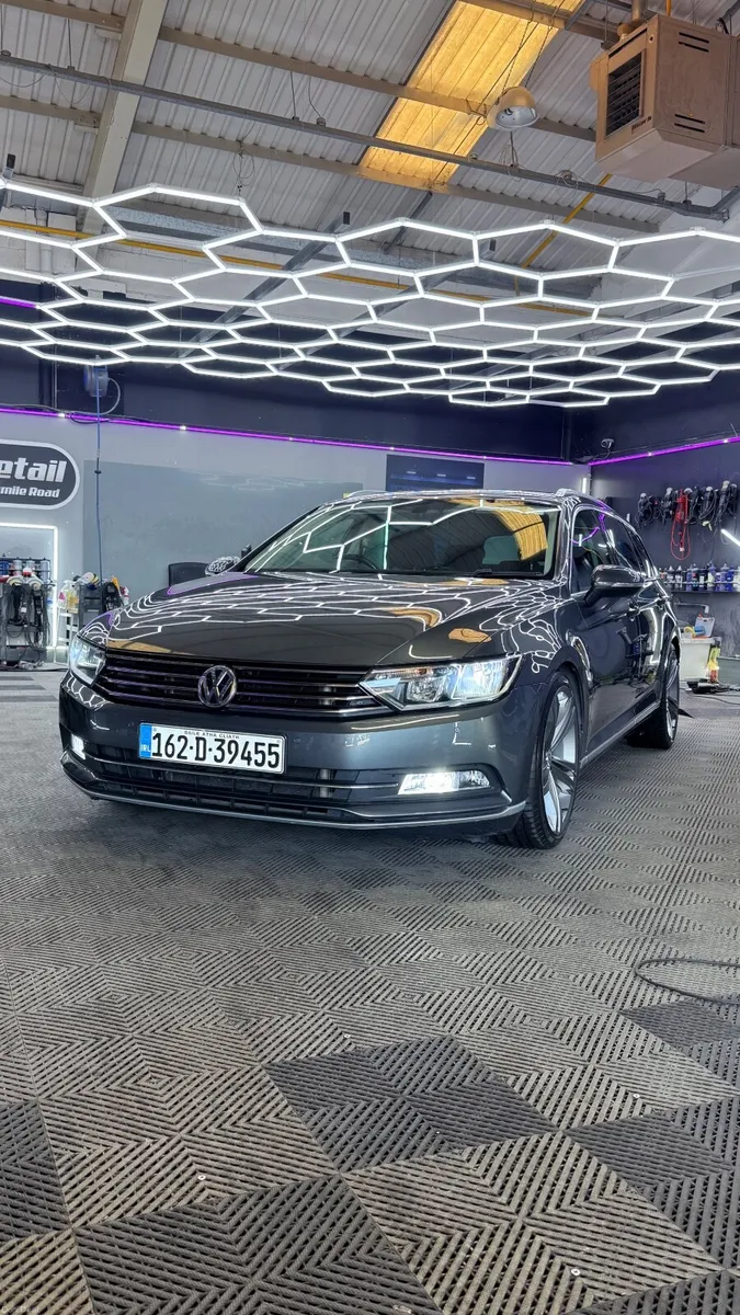 Volkswagen Passat 2016 - Image 5