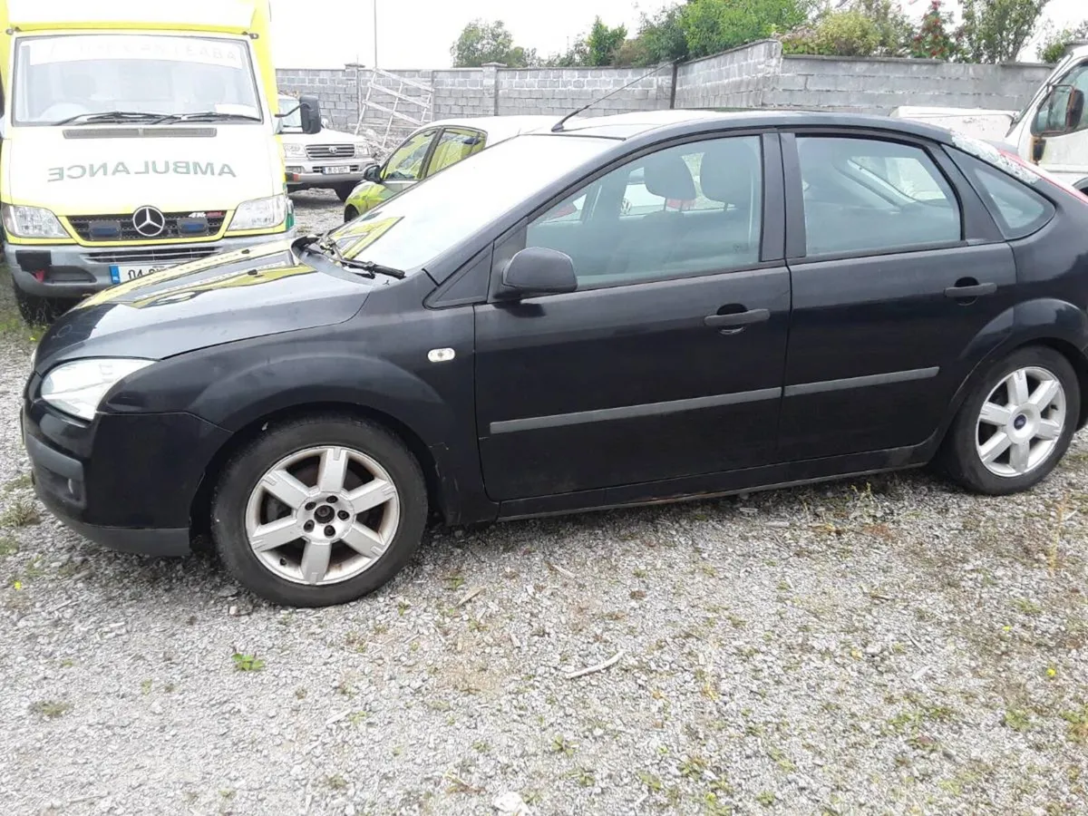 Ford Focus Car - Image 4