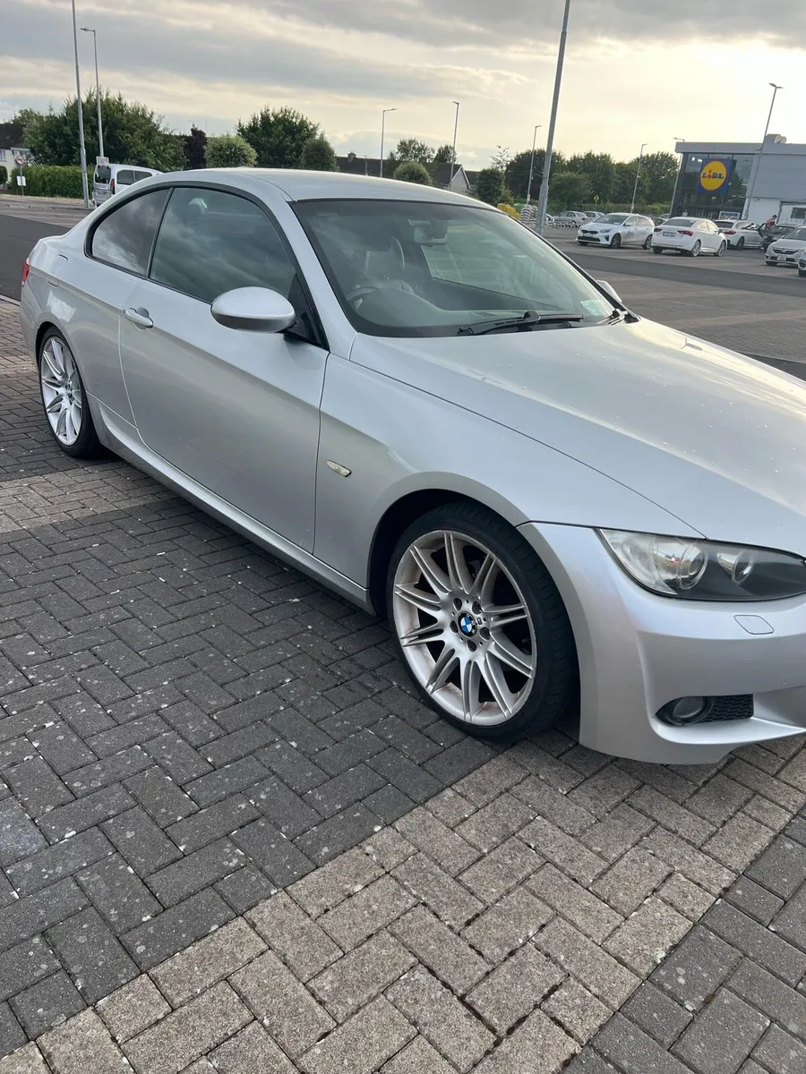BMW COUPE - Image 2