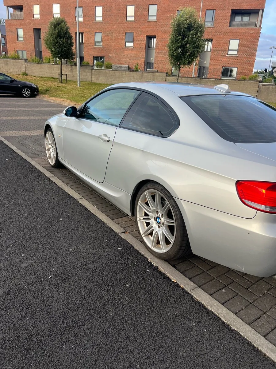BMW COUPE - Image 4