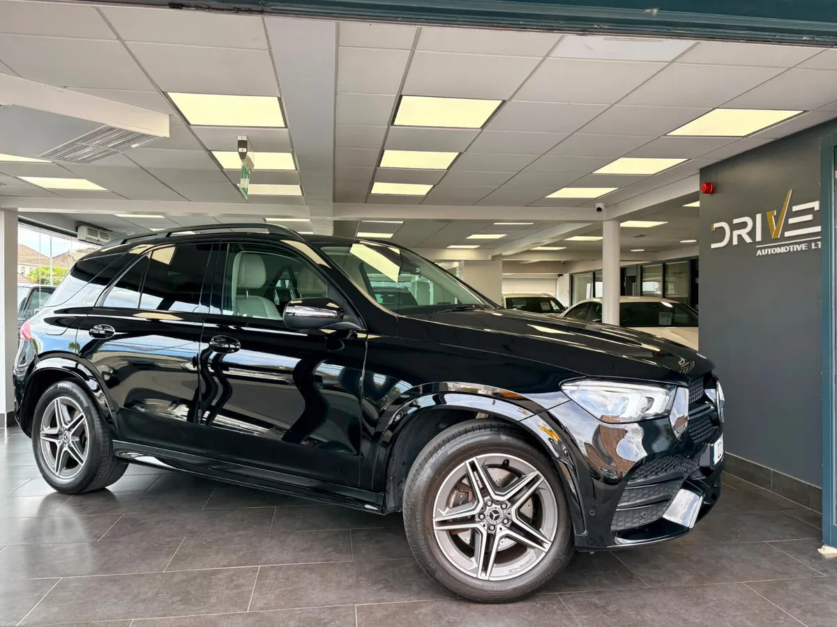 Mercedes-Benz GLE 300d 7 Seats 2022 - Image 1