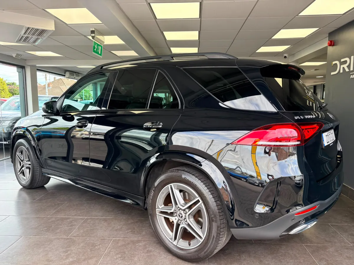 Mercedes-Benz GLE 300d 7 Seats 2022 - Image 6