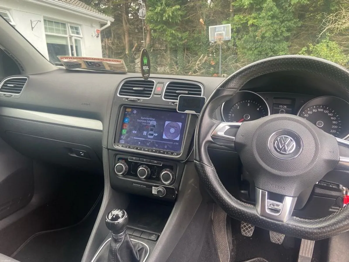2011 Volkswagen Golf - Image 2