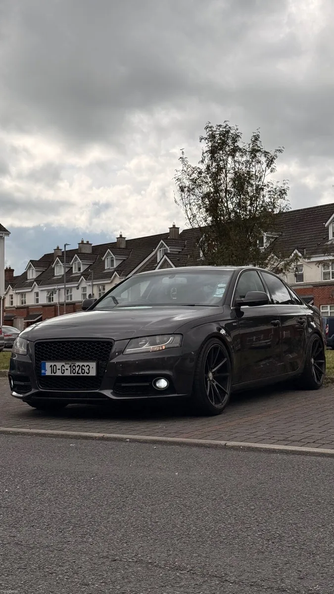 Audi A4 2010 TDI - Image 1