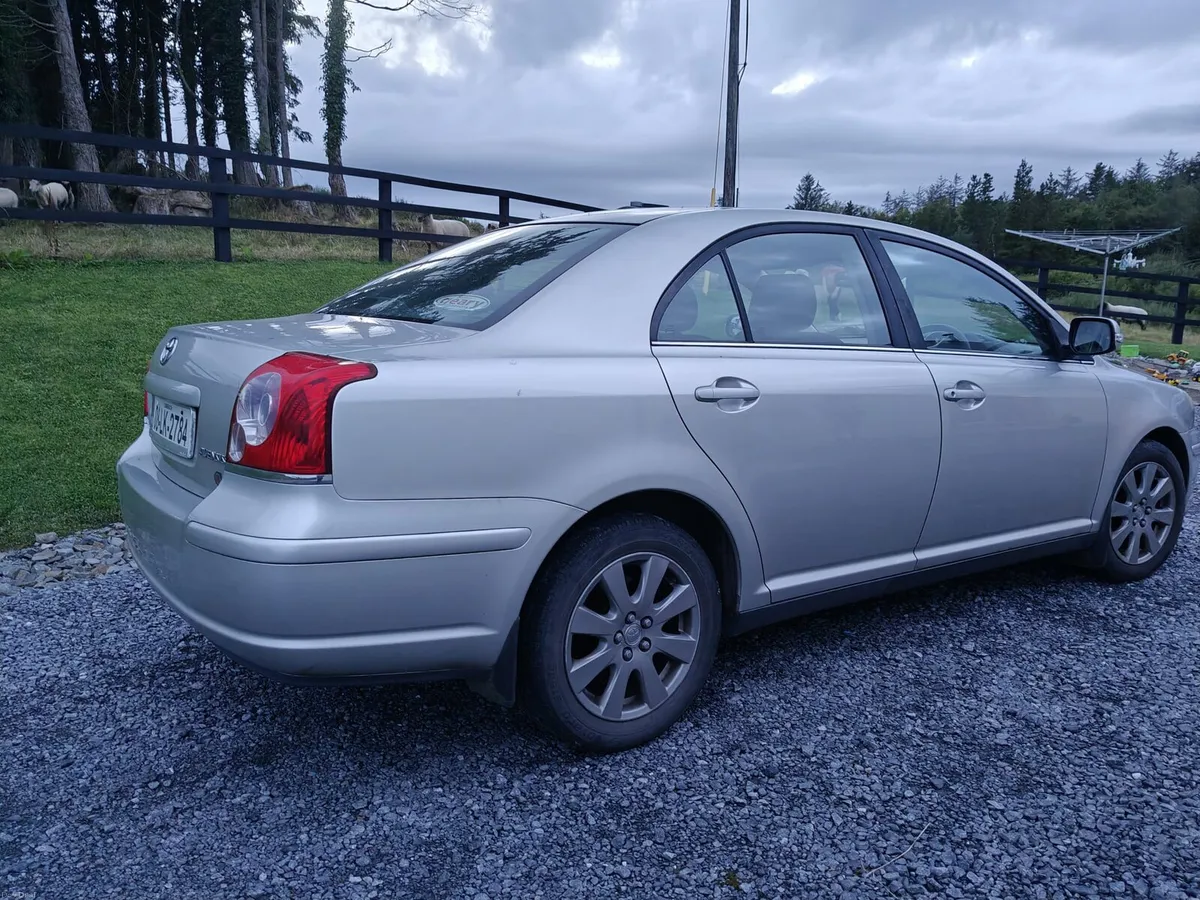 Toyota Avensis - Image 2
