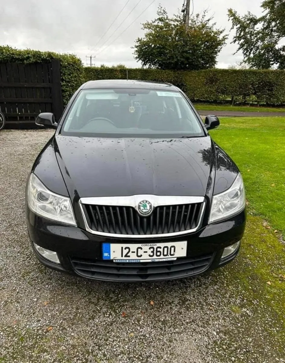 Skoda Octavia  1.6 2012 Automatic Diesel - Image 1