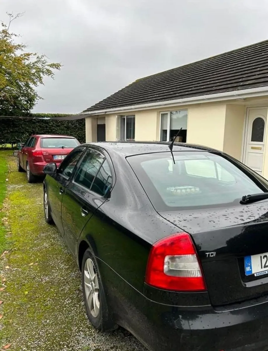 Skoda Octavia  1.6 2012 Automatic Diesel - Image 2