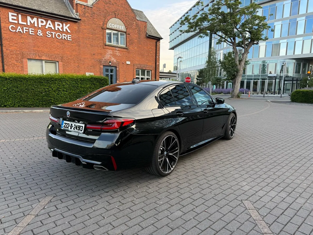 2022 BMW 530e M Sport - Image 4