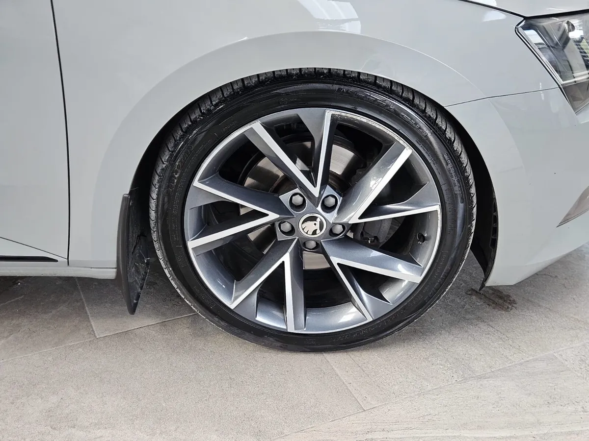 19 SKODA SUPERB SPORTLINE 2.0 DIESEL 190 BHP - Image 6