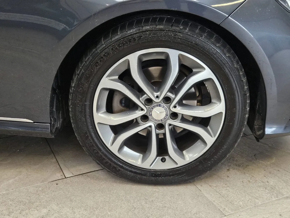 15 MERCEDES BENZ E-CLASS 220 - Image 6