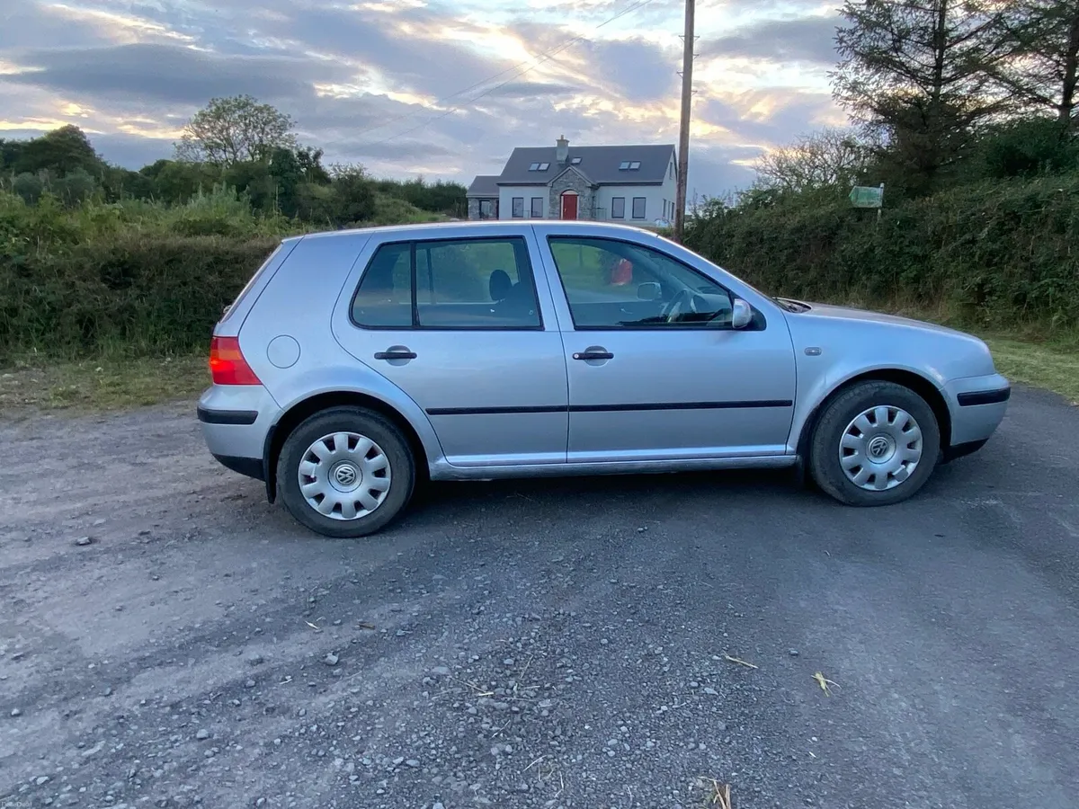 2003 Volkswagen Golf - Image 3