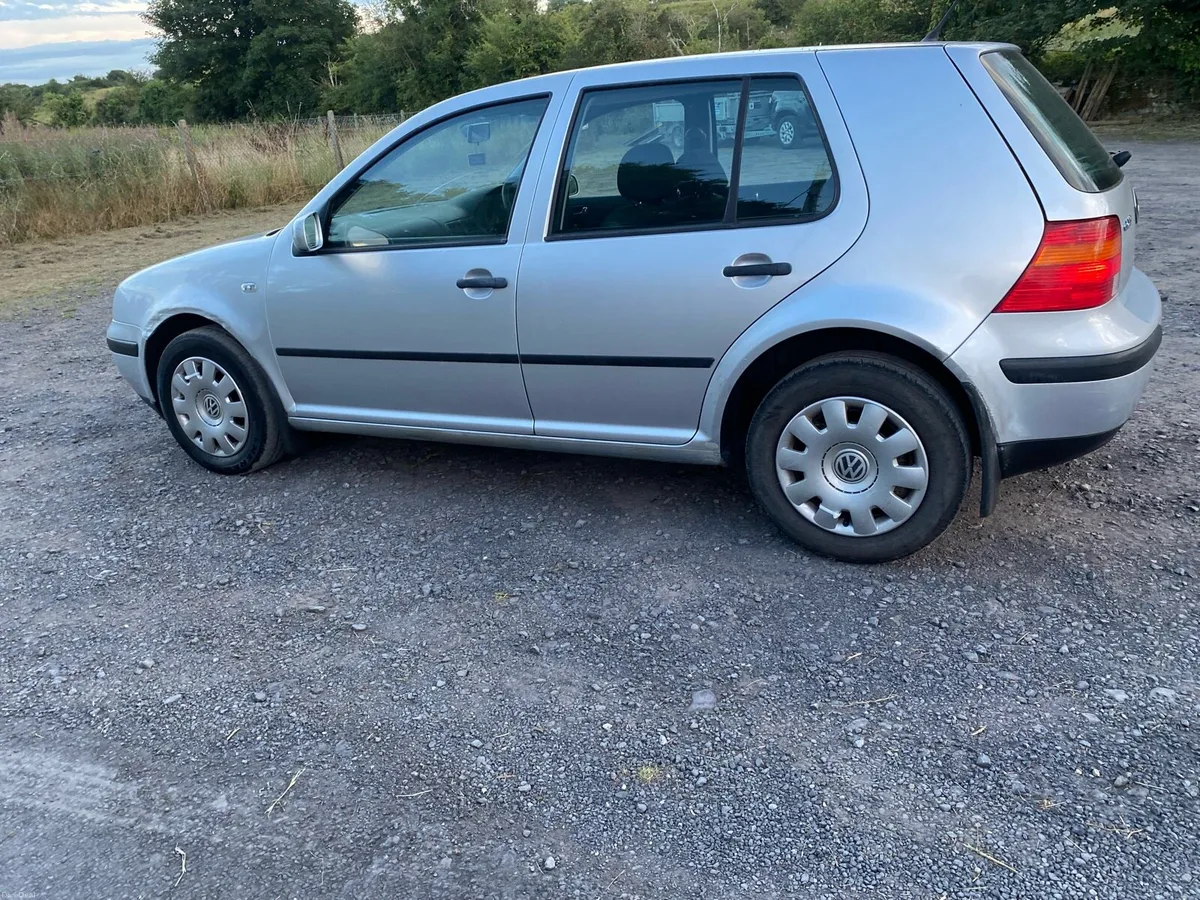 2003 Volkswagen Golf - Image 4