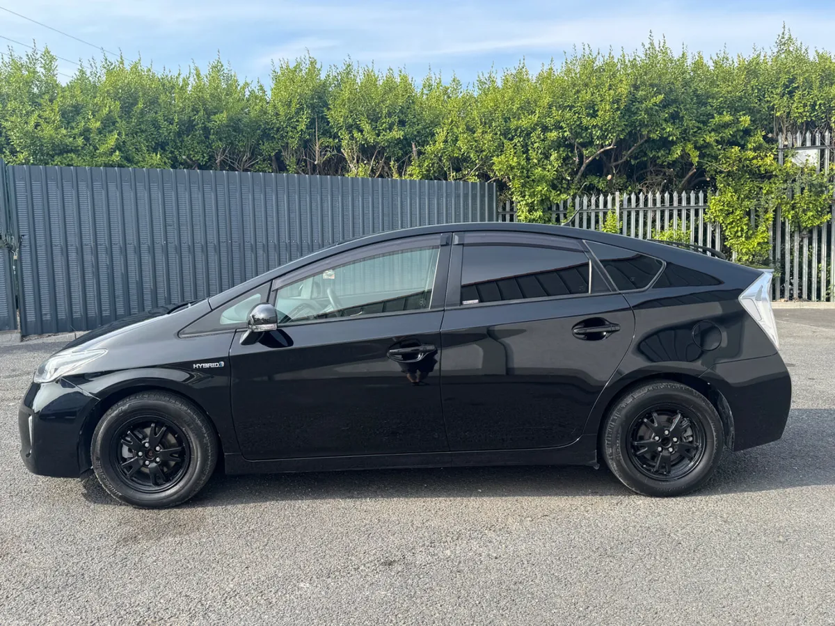 Toyota Prius Hybrid 1.8 - Image 4