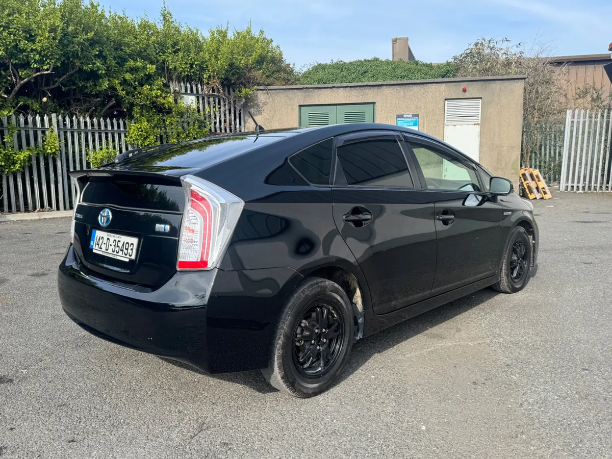 Toyota Prius Hybrid 1.8 - Image 6