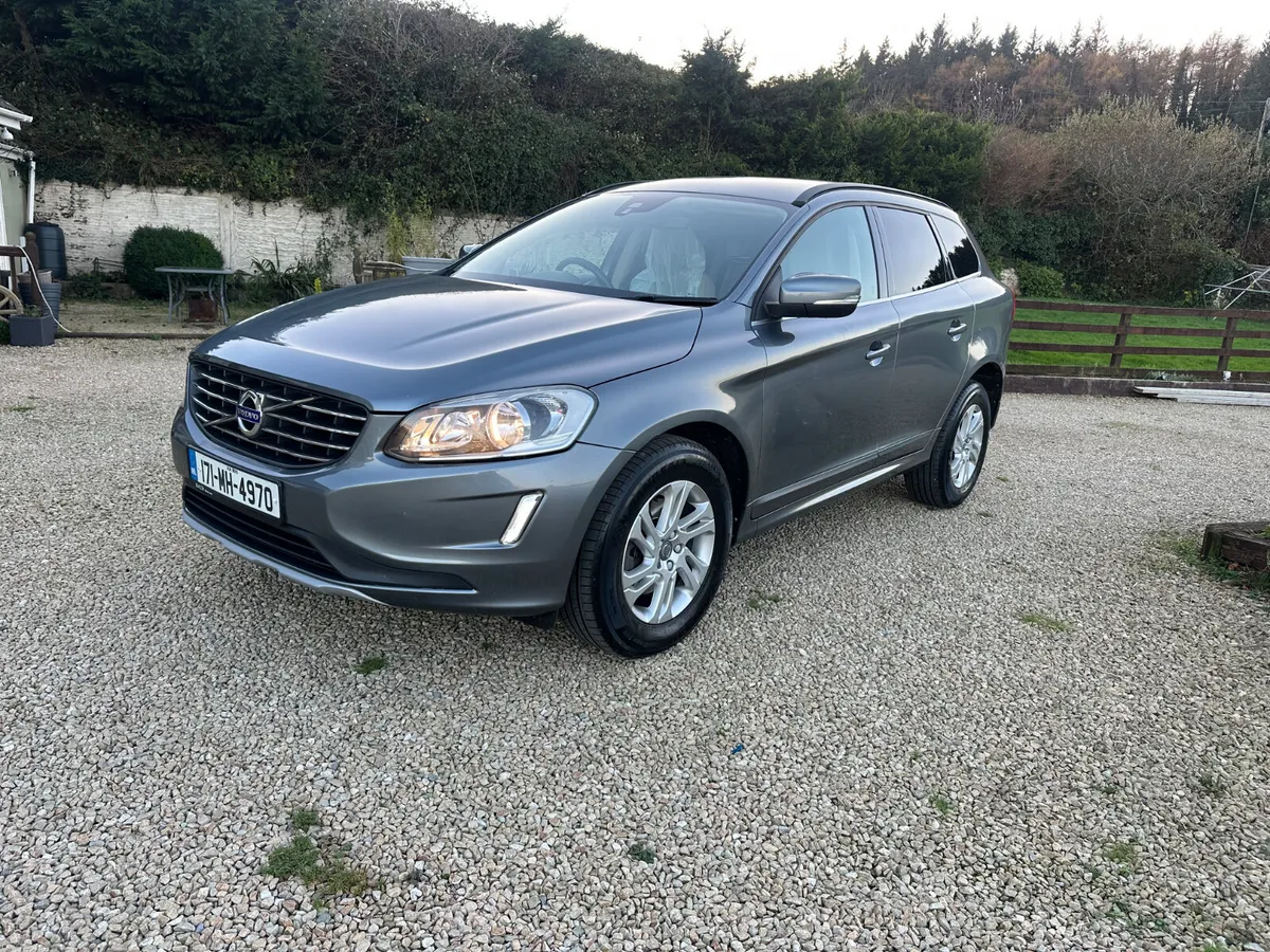 Volvo XC60 SE 2.0 D Lovely Jeep 2017 - Image 3