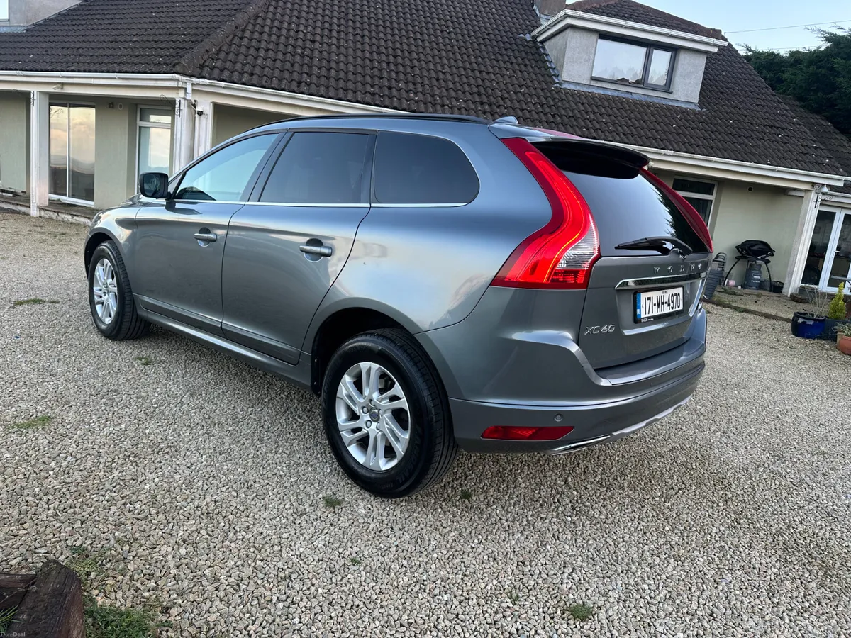 Volvo XC60 SE 2.0 D Lovely Jeep 2017 - Image 5