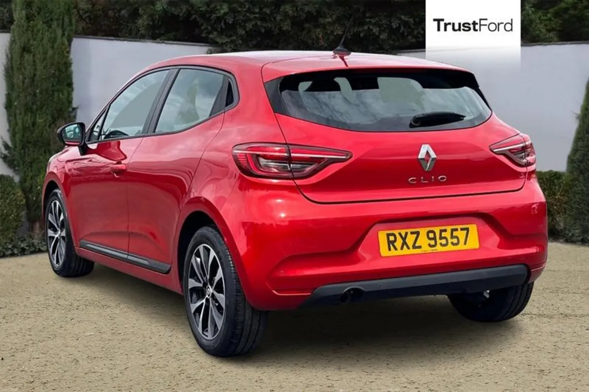 Renault Clio 1.0 TCe 90 Evolution 5dr - PARKING SE - Image 2