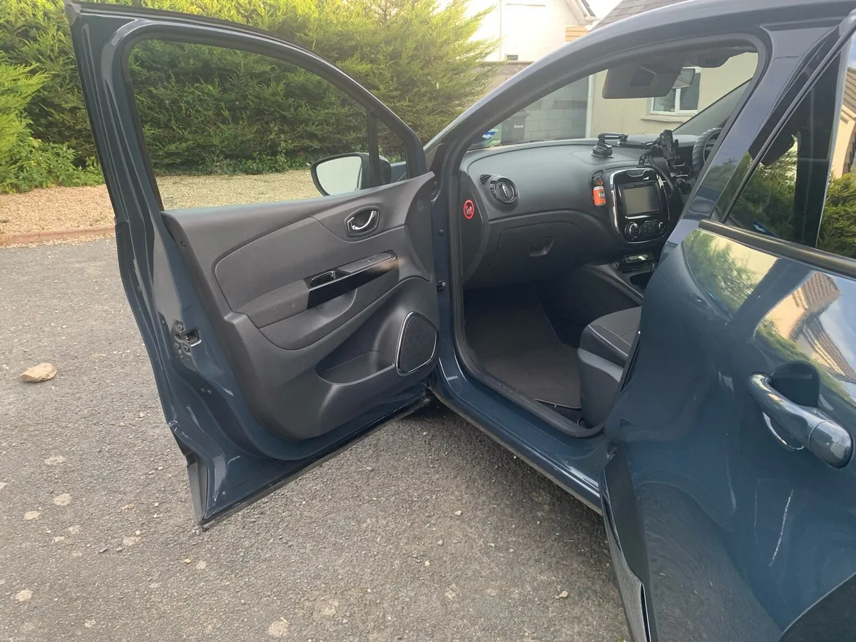 Renault Captur - Image 5