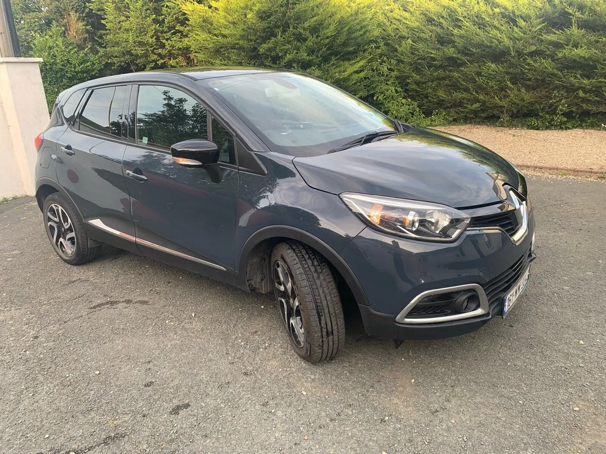 Renault Captur - Image 1