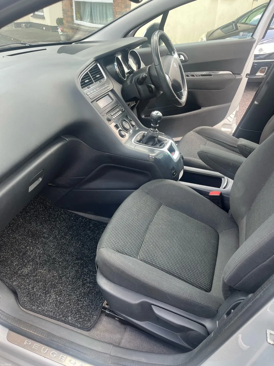 Peugeot 5008 7 seater high spec - Image 6