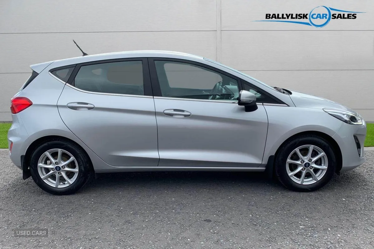 Ford Fiesta 1.1 Ti-VCT Zetec 85PS in Moondust Silv - Image 3