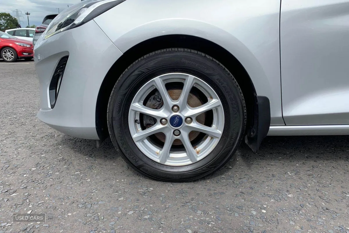 Ford Fiesta 1.1 Ti-VCT Zetec 85PS in Moondust Silv - Image 6