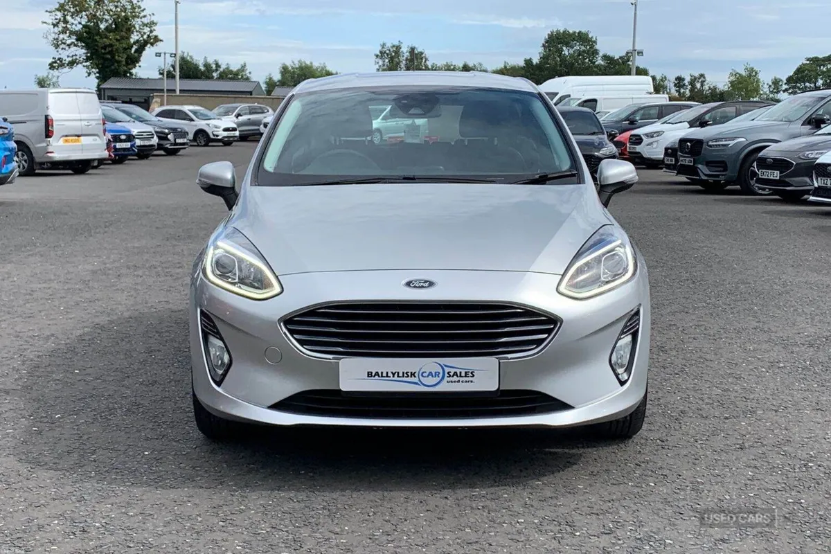 Ford Fiesta 1.1 Ti-VCT Zetec 85PS in Moondust Silv - Image 4