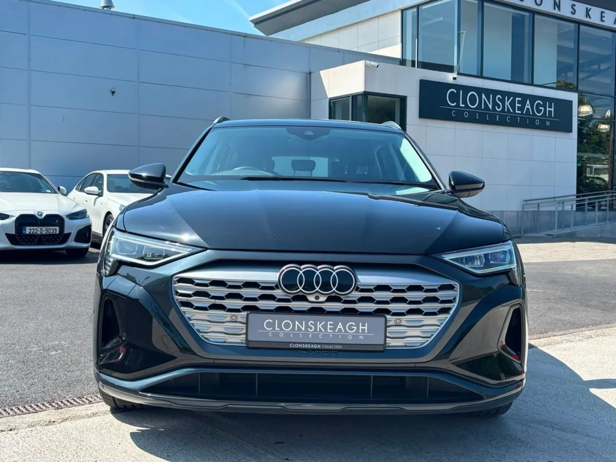 Audi Q8 e-tron QUATTRO SPORT - Image 3