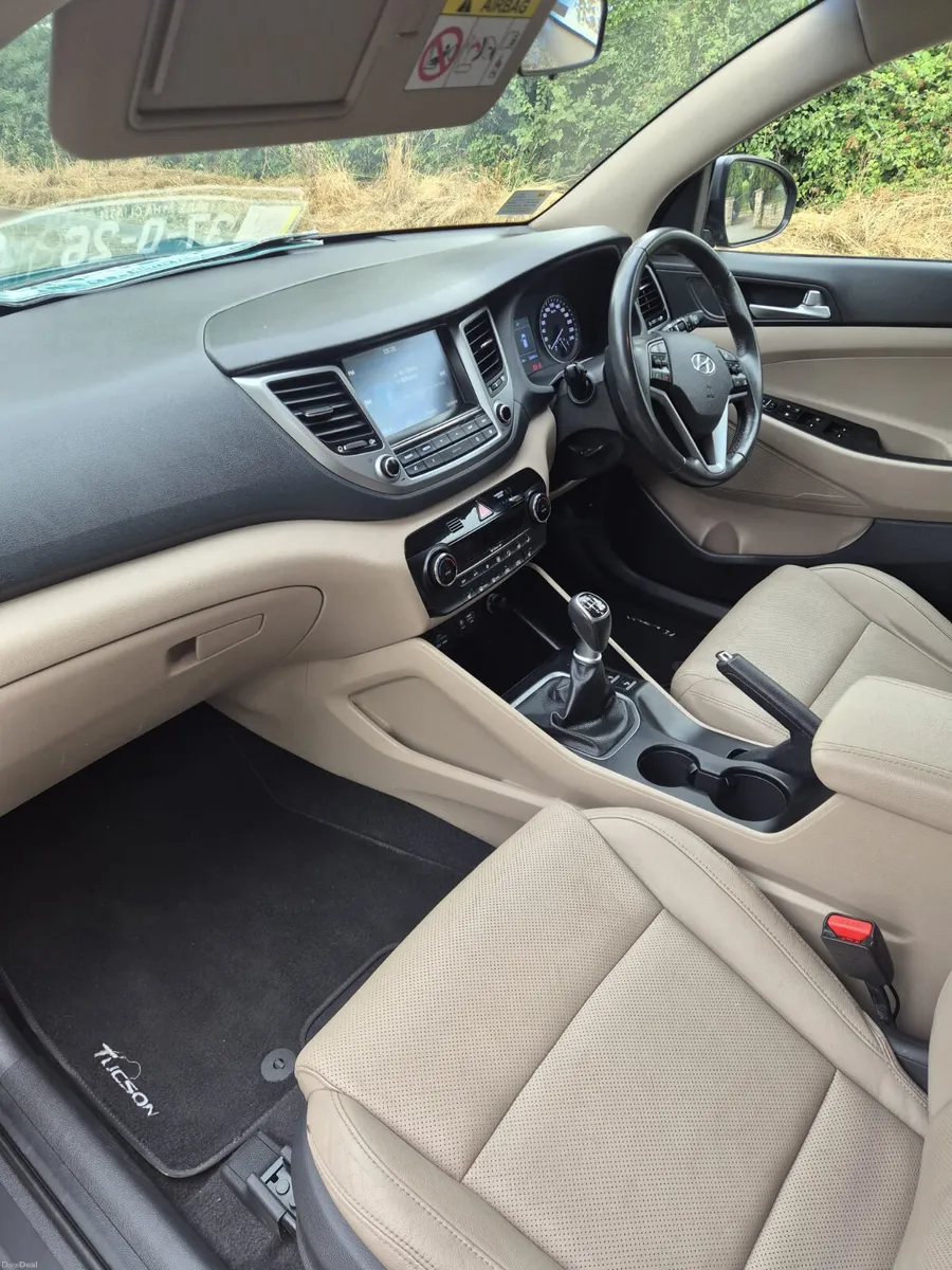Hyundai Tucson 2017 only 120550kms just passed nct - Image 3