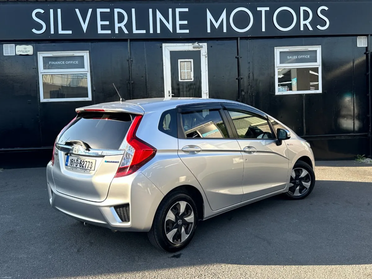 Honda Fit 2016 HONDA FIT *60K MILES* AUTO - Image 4