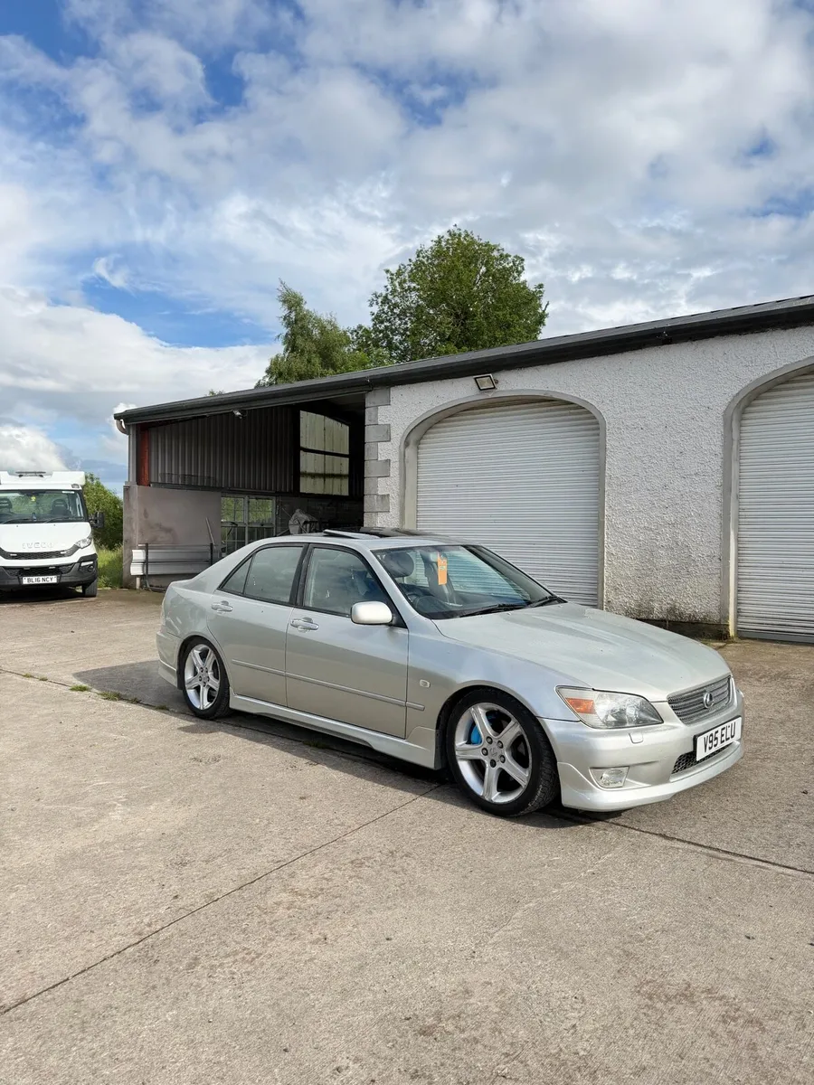 50k mile Lexus IS200 - Image 4