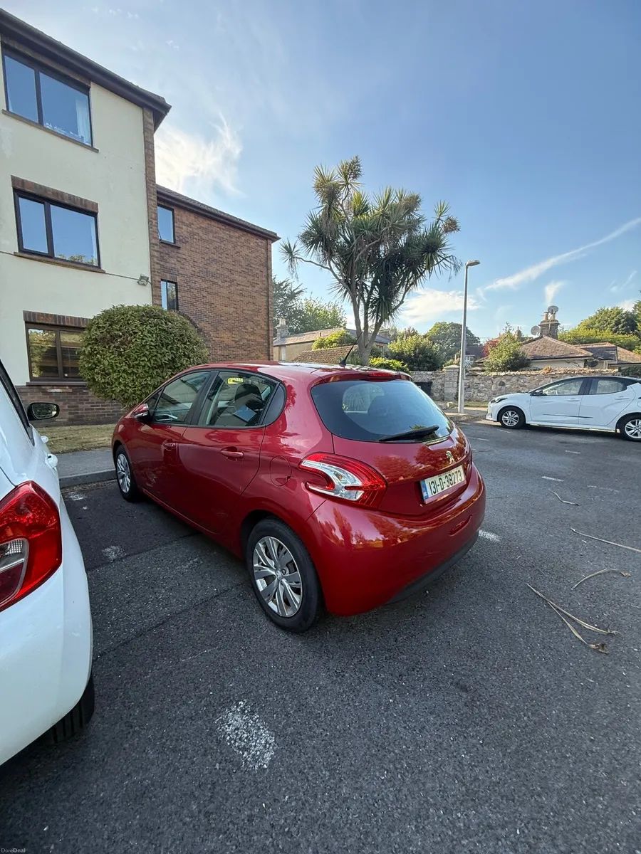 Peugeot 208 2013 - Image 2