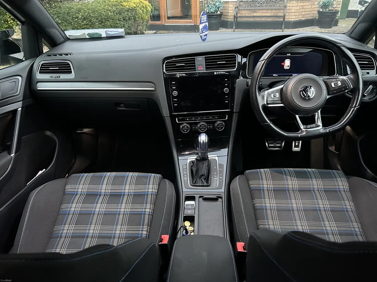 VOLKSWAGEN GOLF 1.4 TSI GTE ADVANCE 204PS 5DR AUTO - Image 3