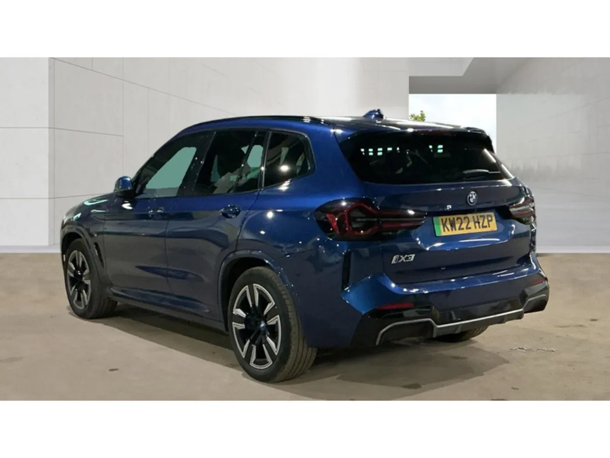 BMW iX3 M SPORT (PAN ROOF / OYSTER LEATHER) AUTOMA - Image 3