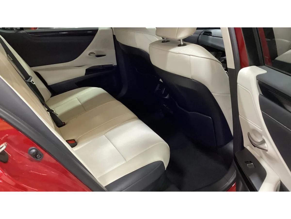 Lexus ES 2.5 HYBRID PREMIUM EDITION AUTOMATIC **ON - Image 6