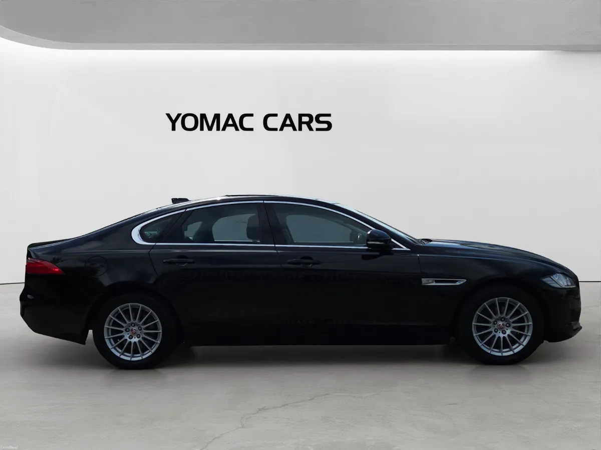 Jaguar XF 2017 - Image 2