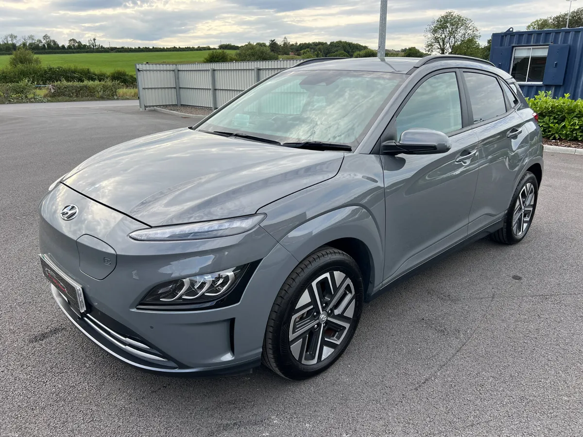 2022 (222) Hyundai Kona Ultimate  150kW 64kWh - Image 4