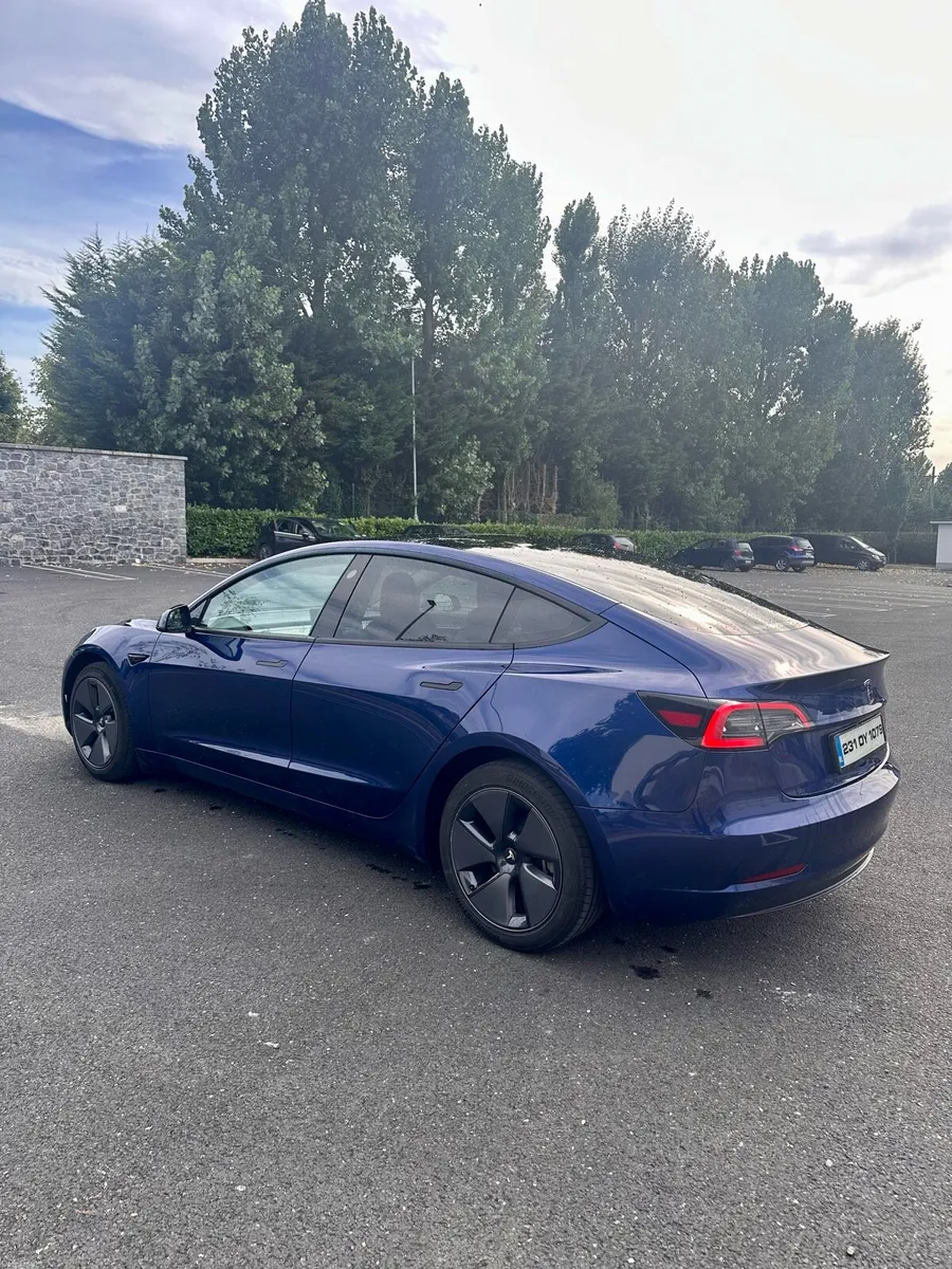 231 Tesla Model 3 RWD Premium - Image 4