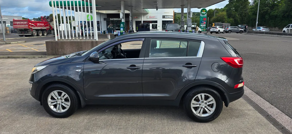Kia Sportage 4 Wheel Drive 2.0 diesel - Image 5