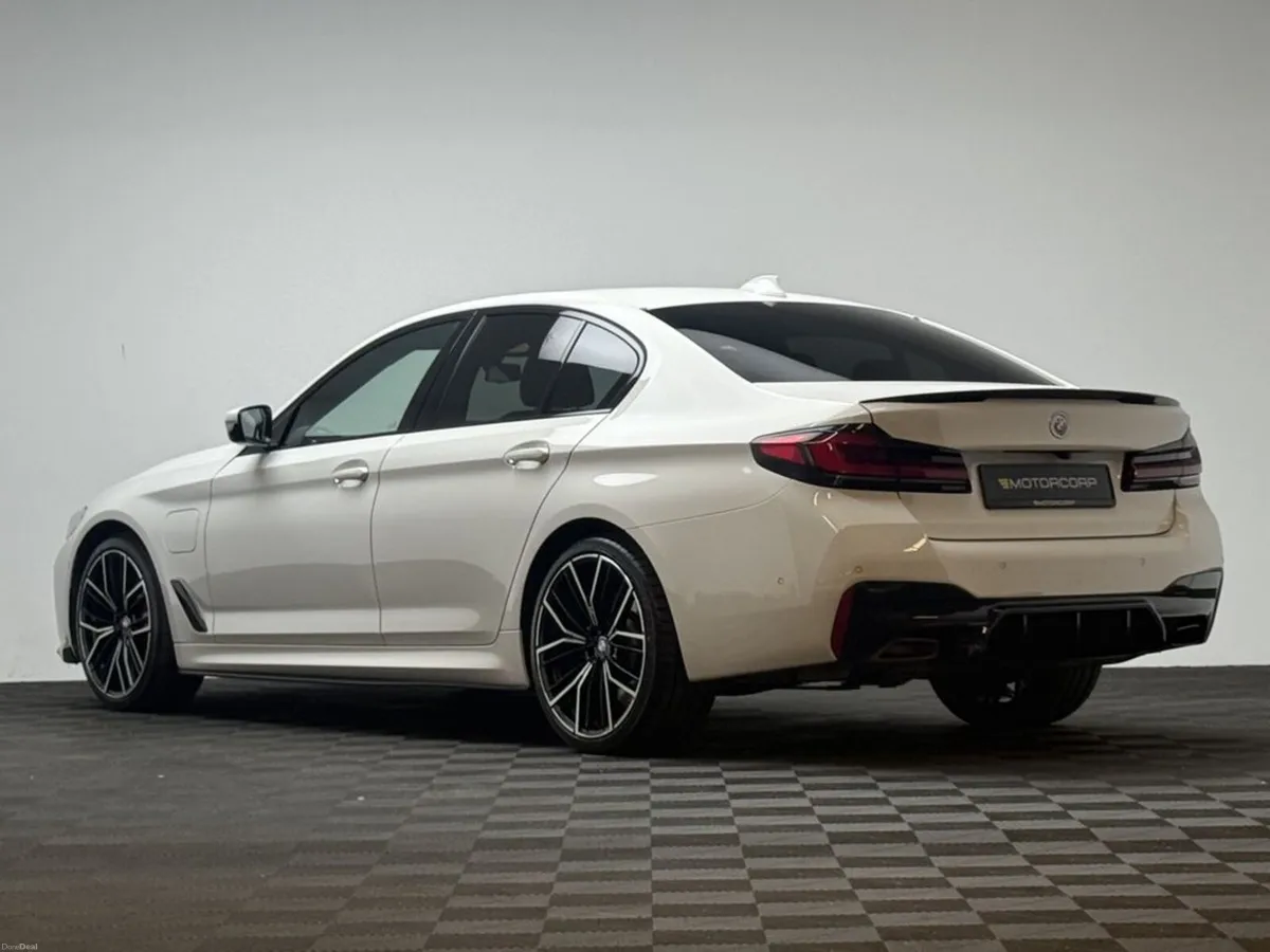 BMW 5-Series 545E M SPORT XDRIVE - Image 5