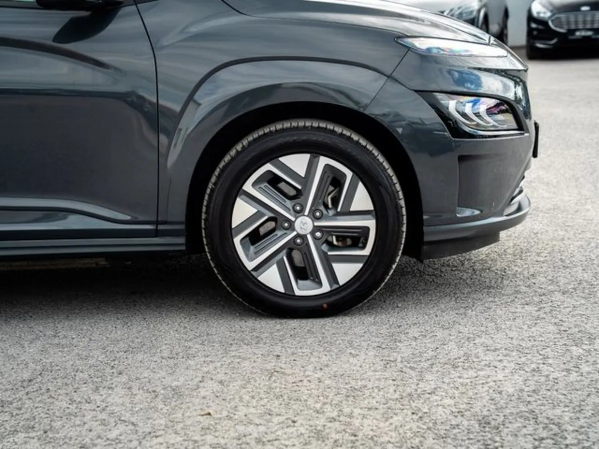 Hyundai KONA PREMIUM - Image 3