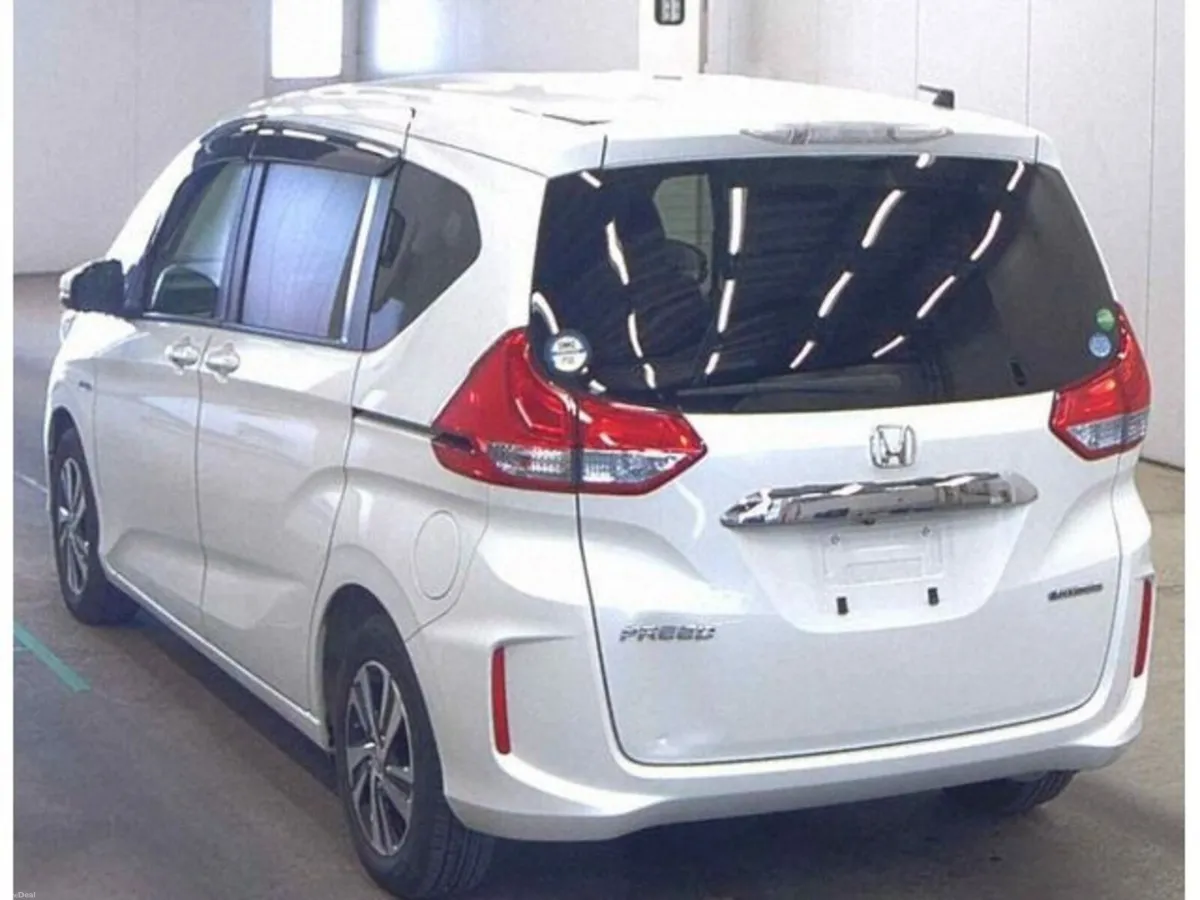 Honda Freed 1.5 Petrol Hybrid EX Auto incl Dual Po - Image 3