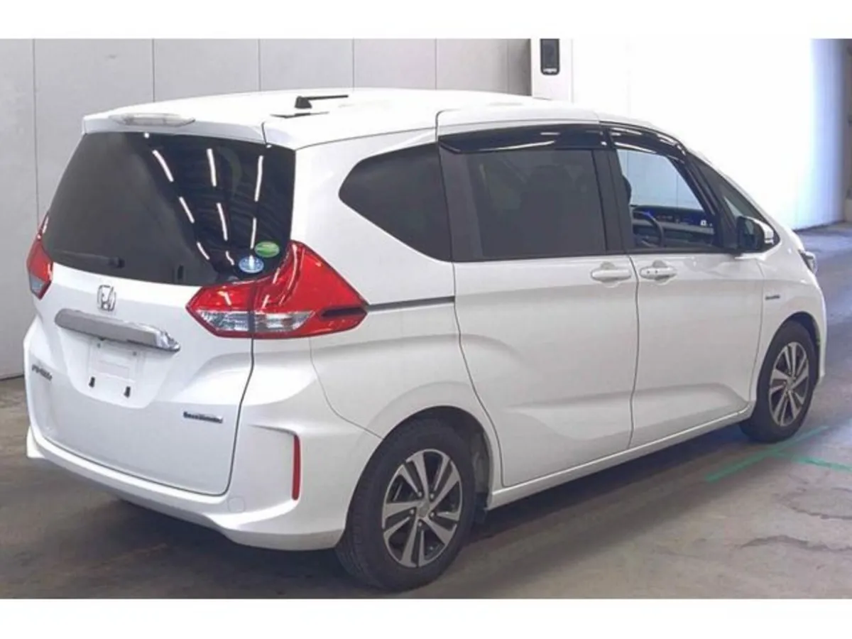 Honda Freed 1.5 Petrol Hybrid EX Auto incl Dual Po - Image 4