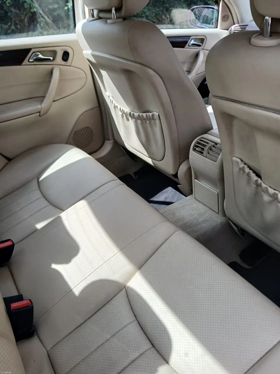 Car - Image 4