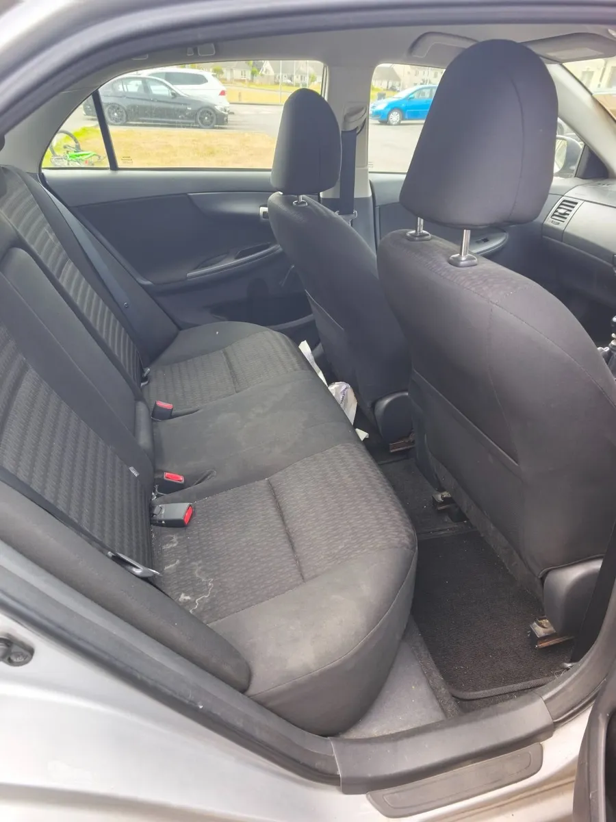 Toyota Corolla 2010 - Image 1