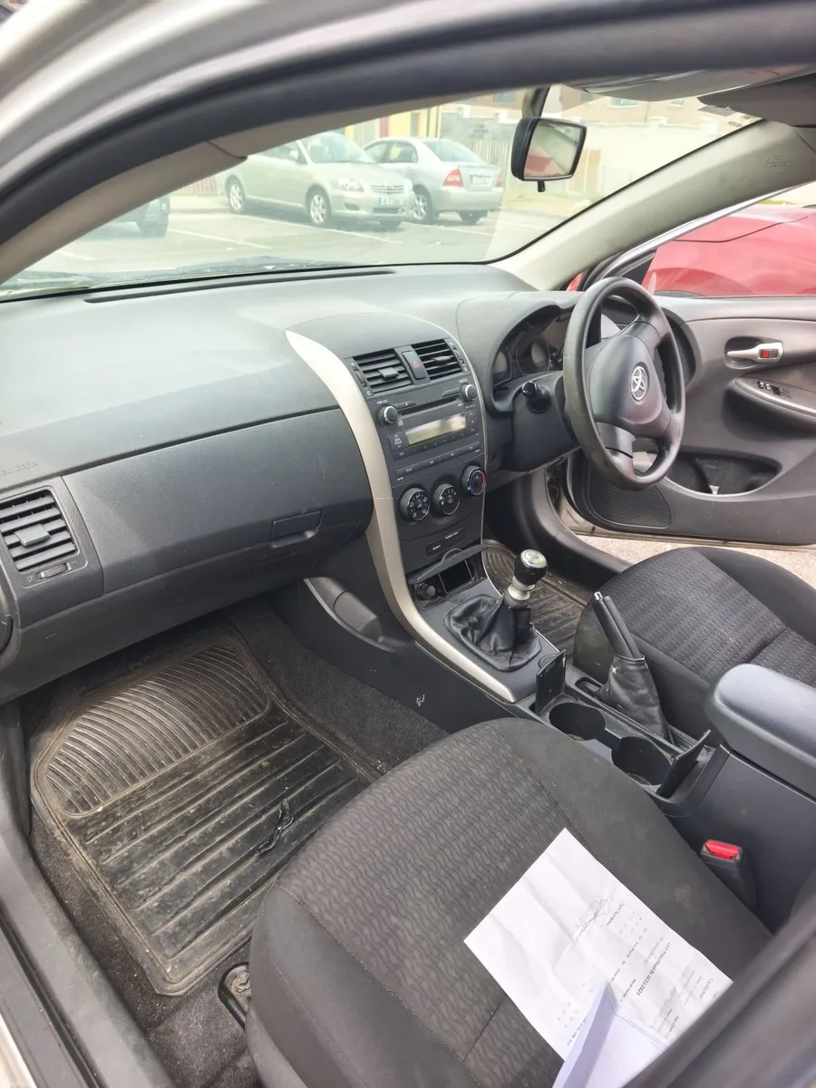 Toyota Corolla 2010 - Image 3