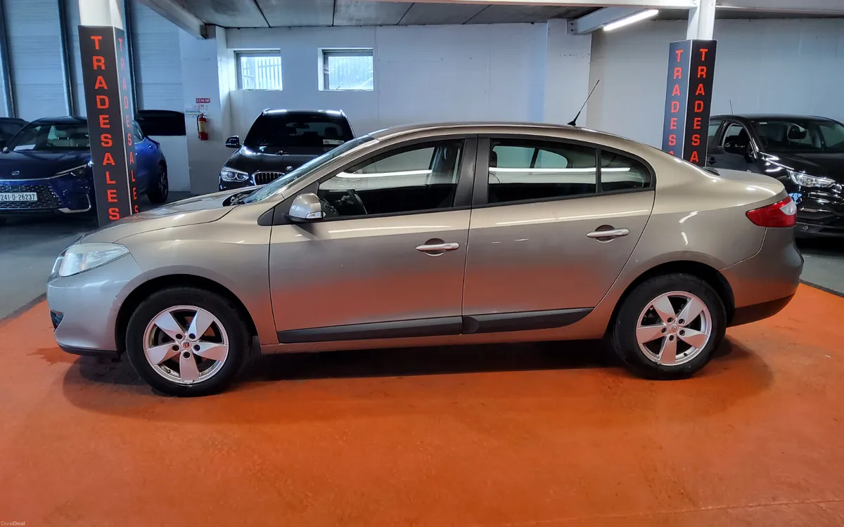 Renault Fluence 2012 - Image 6